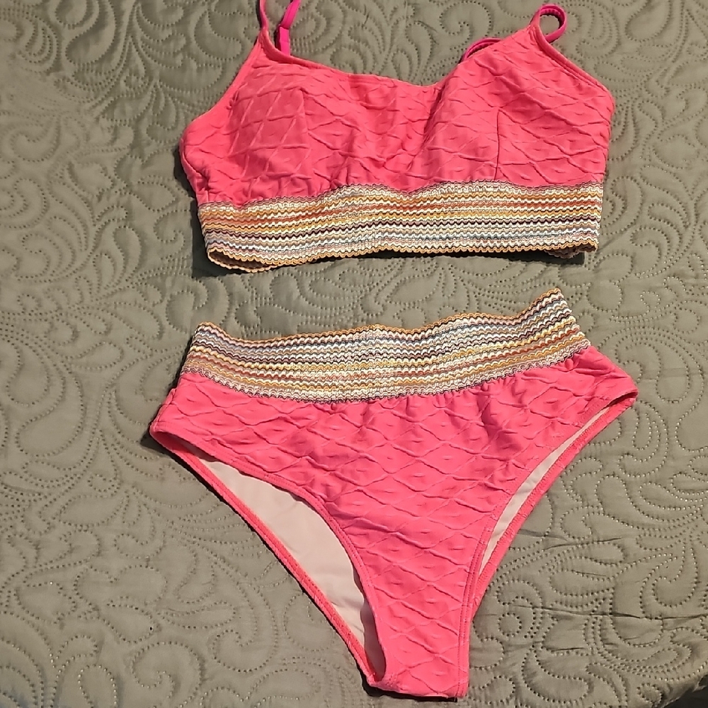 Women’s Pink Textured High-Waist Bikini Set with Metallic Trim